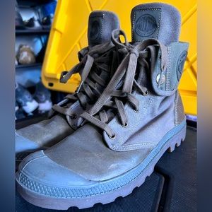 Olive Green Palladium boots. Barely even worn. Size 9 men’s